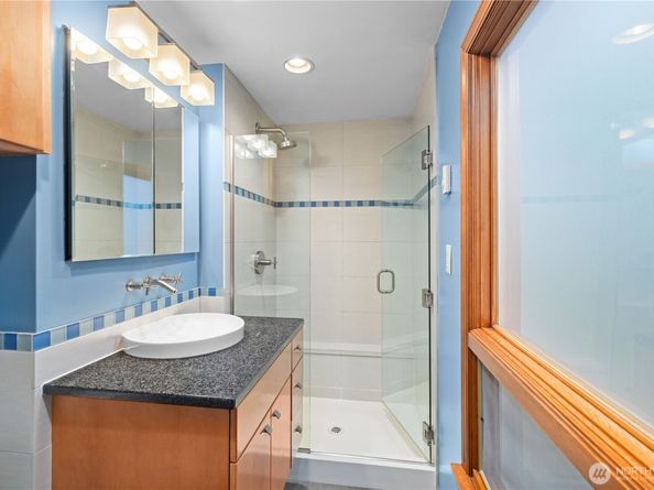17834 SE 40th Place, Bellevue WA 98008