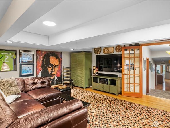 17834 SE 40th Place, Bellevue WA 98008