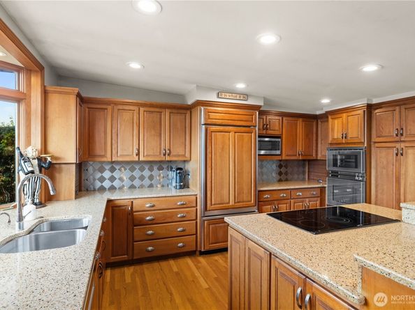 17834 SE 40th Place, Bellevue WA 98008