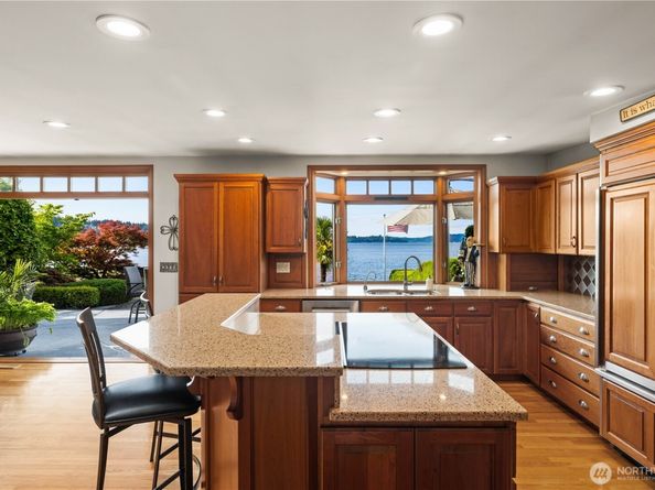 17834 SE 40th Place, Bellevue WA 98008