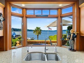17834 SE 40th Place, Bellevue WA 98008