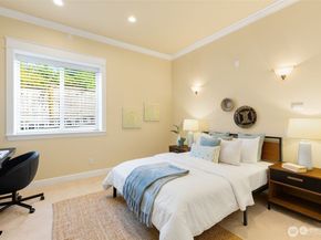6210 106th Avenue NE, Kirkland WA 98033