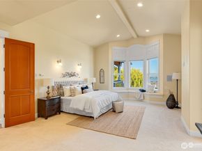 6210 106th Avenue NE, Kirkland WA 98033