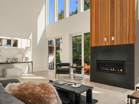 10227 26th Avenue SW, Seattle WA 98146