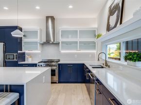 10227 26th Avenue SW, Seattle WA 98146