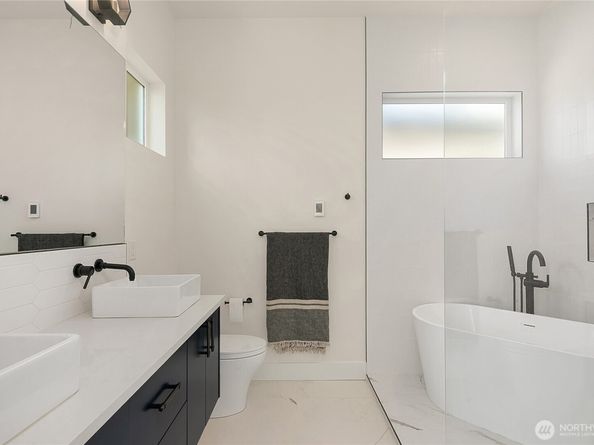 10227 26th Avenue SW, Seattle WA 98146