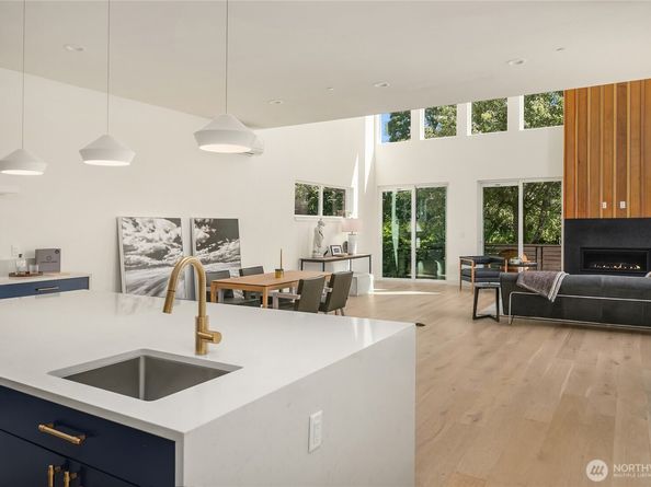 10227 26th Avenue SW, Seattle WA 98146