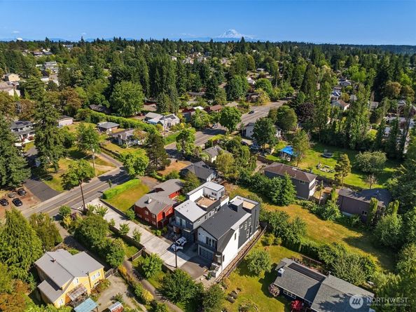 10227 26th Avenue SW, Seattle WA 98146