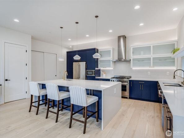 10227 26th Avenue SW, Seattle WA 98146
