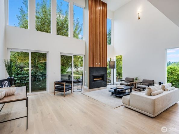 10227 26th Avenue SW, Seattle WA 98146