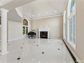17765 Beach Drive NE, Lake Forest Park WA 98155