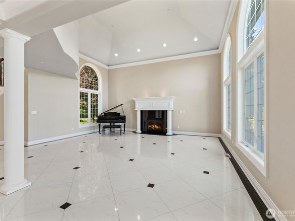 17765 Beach Drive NE, Lake Forest Park WA 98155