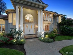 17765 Beach Drive NE, Lake Forest Park WA 98155