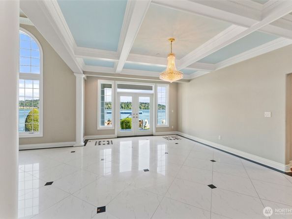 17765 Beach Drive NE, Lake Forest Park WA 98155