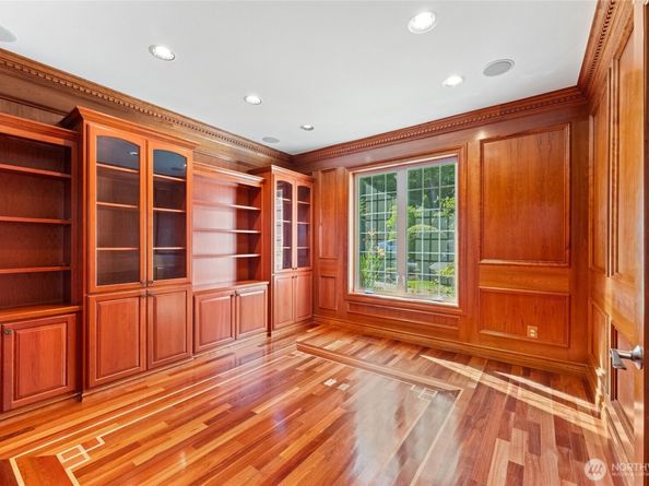 17765 Beach Drive NE, Lake Forest Park WA 98155