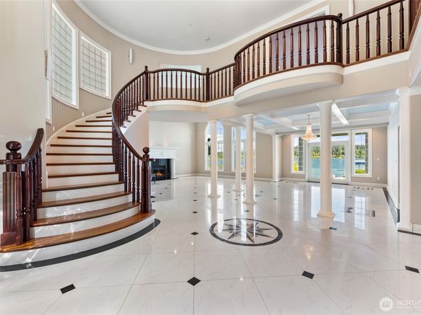 17765 Beach Drive NE, Lake Forest Park WA 98155