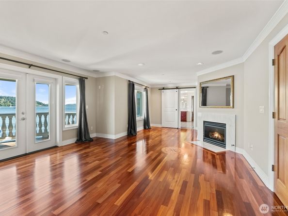 17765 Beach Drive NE, Lake Forest Park WA 98155