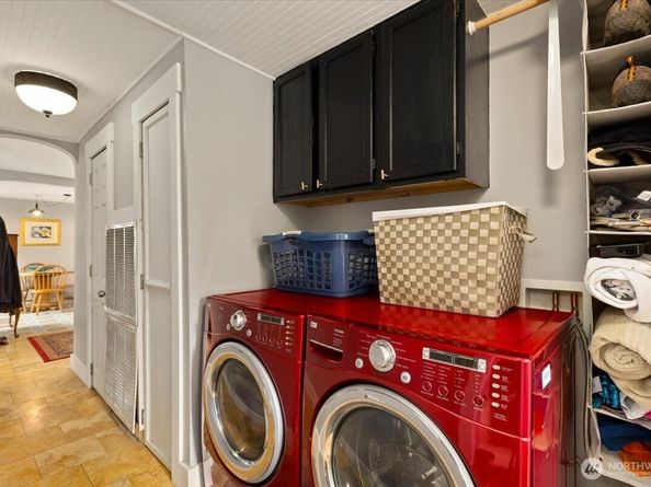 304 Riverview Drive NE, Auburn WA 98002