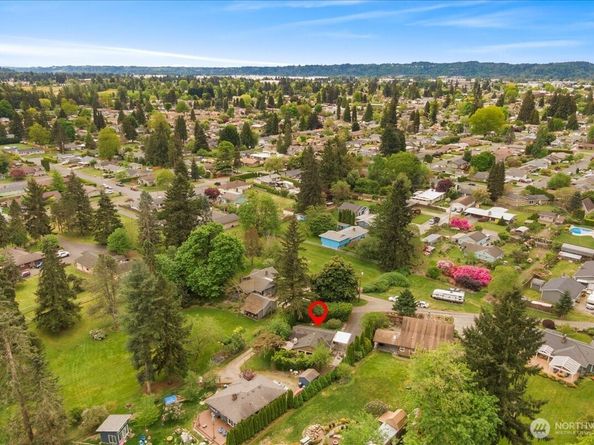 304 Riverview Drive NE, Auburn WA 98002
