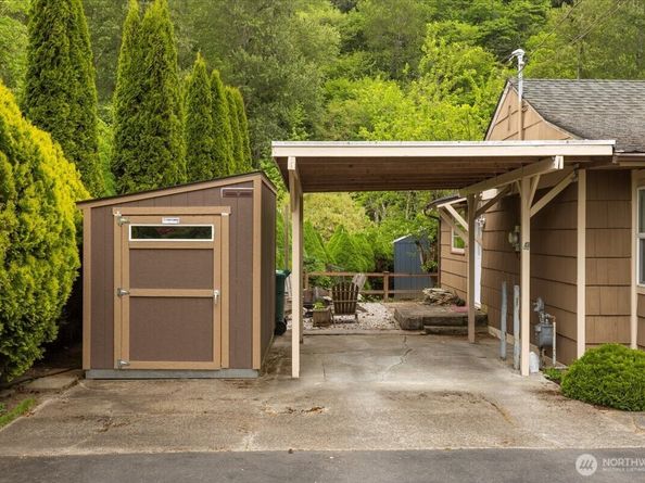 304 Riverview Drive NE, Auburn WA 98002