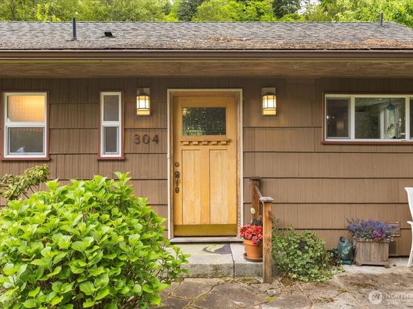 304 Riverview Drive NE, Auburn WA 98002