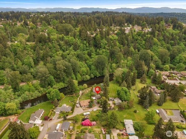 304 Riverview Drive NE, Auburn WA 98002