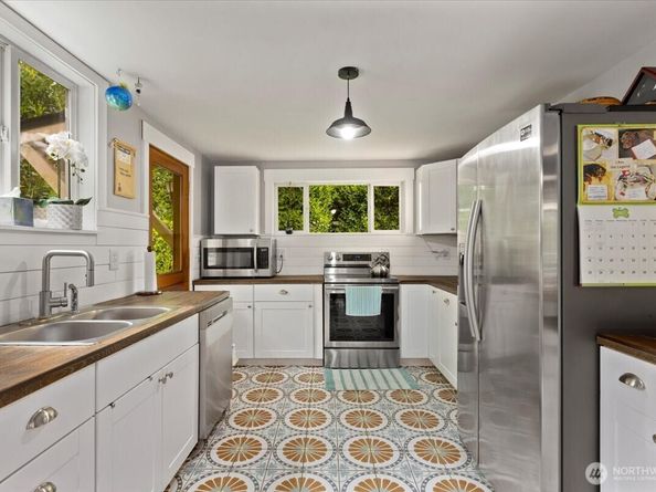 304 Riverview Drive NE, Auburn WA 98002