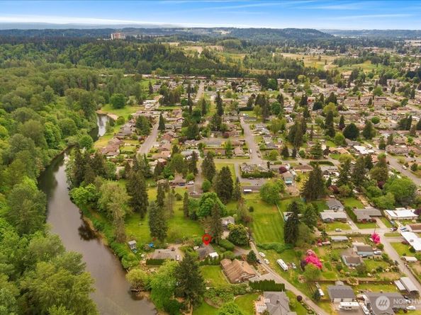 304 Riverview Drive NE, Auburn WA 98002