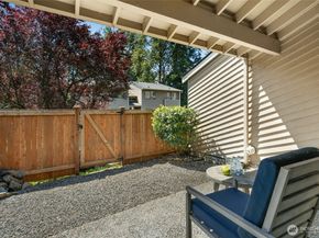 12044 96th Avenue NE 211, Kirkland WA 98034