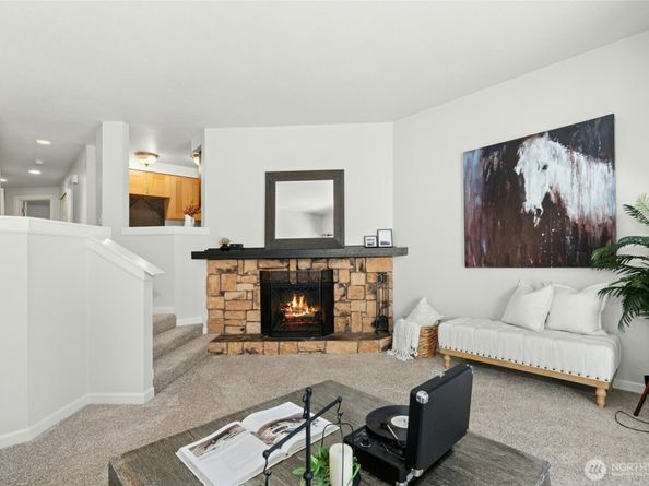12044 96th Avenue NE 211, Kirkland WA 98034
