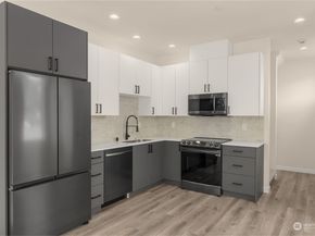 10306 E Midvale Avenue N, Seattle WA 98133