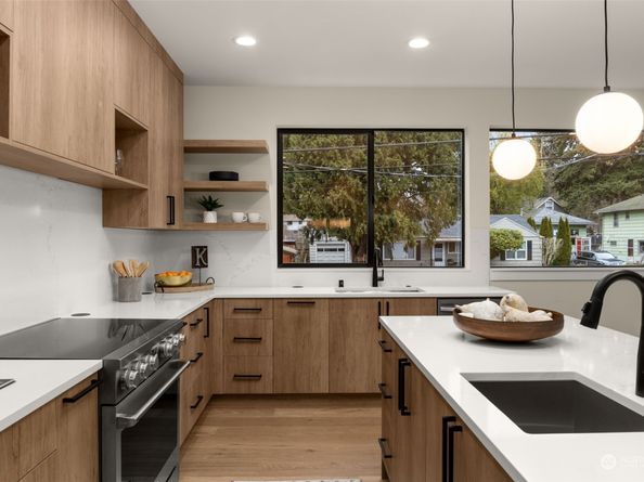 3633 NE 120th Street, Seattle WA 98125