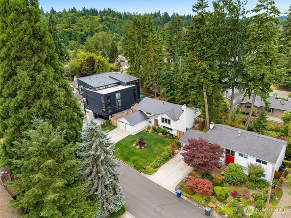 539 129th Avenue SE, Bellevue WA 98005