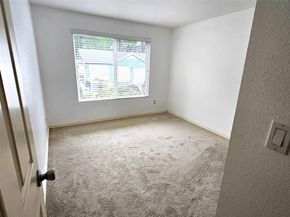 12716 NE 144th Street D202, Kirkland WA 98034