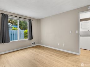 4300 NE Sunset Boulevard C6, Renton WA 98059