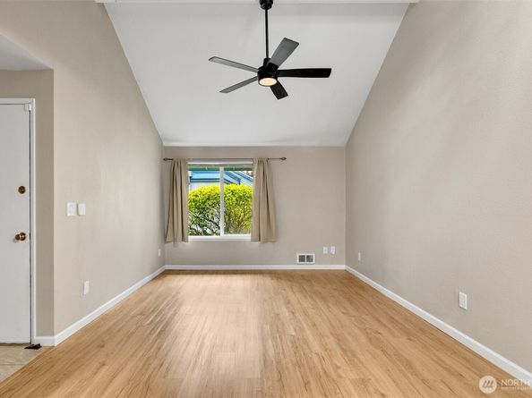 4300 NE Sunset Boulevard C6, Renton WA 98059