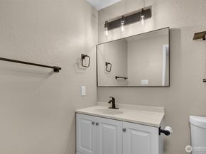 4300 NE Sunset Boulevard C6, Renton WA 98059