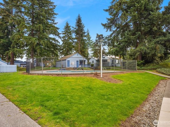 4300 NE Sunset Boulevard C6, Renton WA 98059