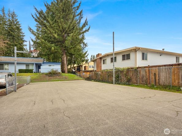 4300 NE Sunset Boulevard C6, Renton WA 98059