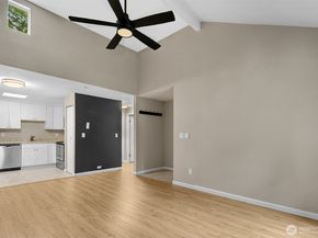 4300 NE Sunset Boulevard C6, Renton WA 98059
