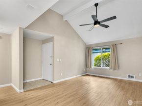 4300 NE Sunset Boulevard C6, Renton WA 98059
