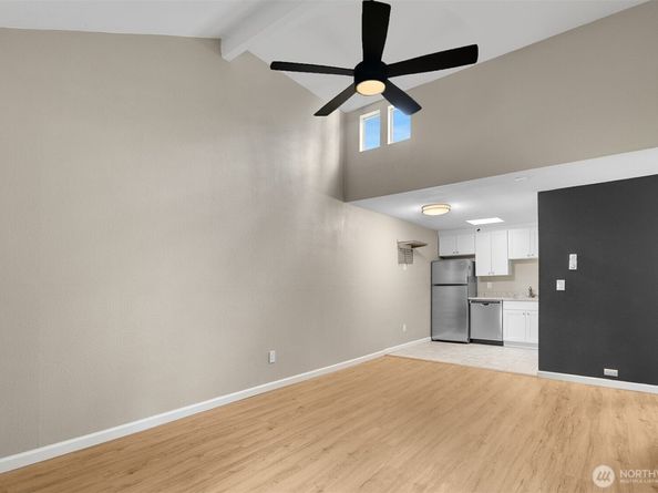 4300 NE Sunset Boulevard C6, Renton WA 98059