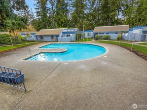 4300 NE Sunset Boulevard C6, Renton WA 98059