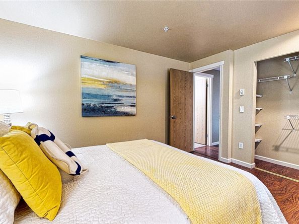 23301 Cedar Way U102, Mountlake Terrace WA 98043
