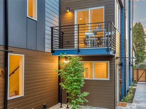 10533 Stone Avenue N D, Seattle WA 98133