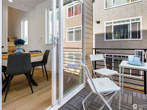 10533 Stone Avenue N D, Seattle WA 98133