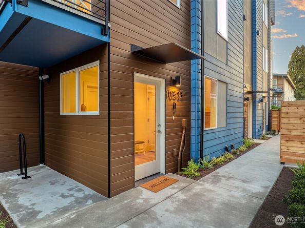10533 Stone Avenue N D, Seattle WA 98133