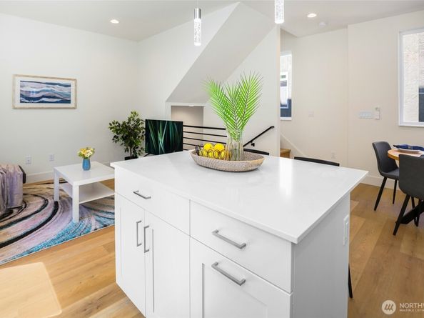 10533 Stone Avenue N D, Seattle WA 98133