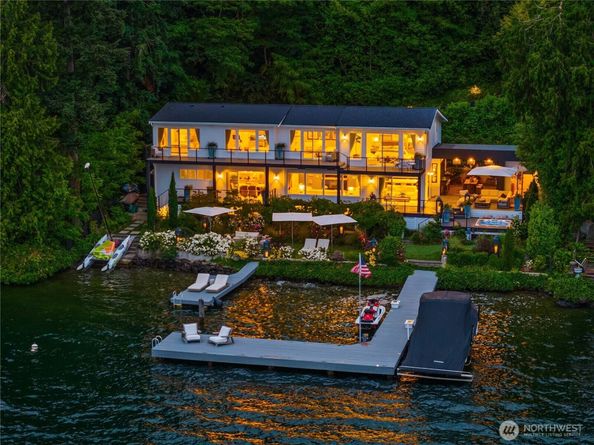 8097 W Mercer Way, Mercer Island WA 98040