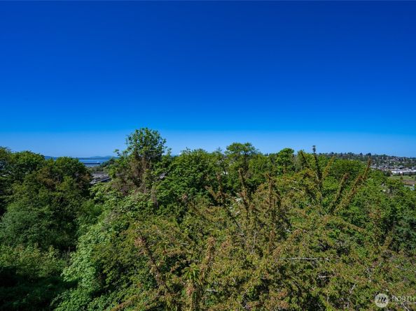 1813 12th Avenue W, Seattle WA 98119